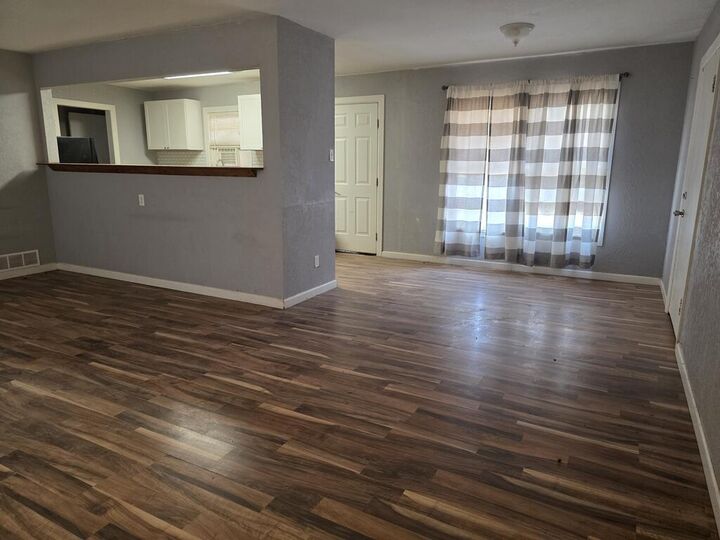 Property Photo:  1204 E 17th St  TX 79720 