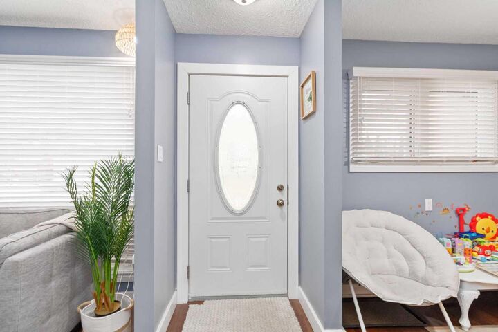 Photo de la propriété:  109 Ross Street  AB T9K 1B3 