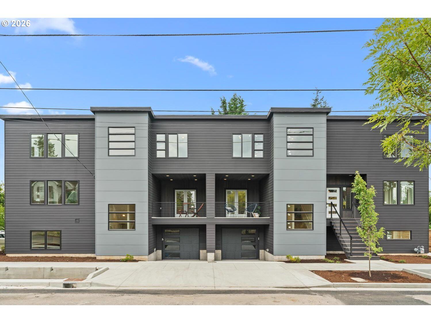 Property Photo: 3791 NE Roselawn St OR 97211