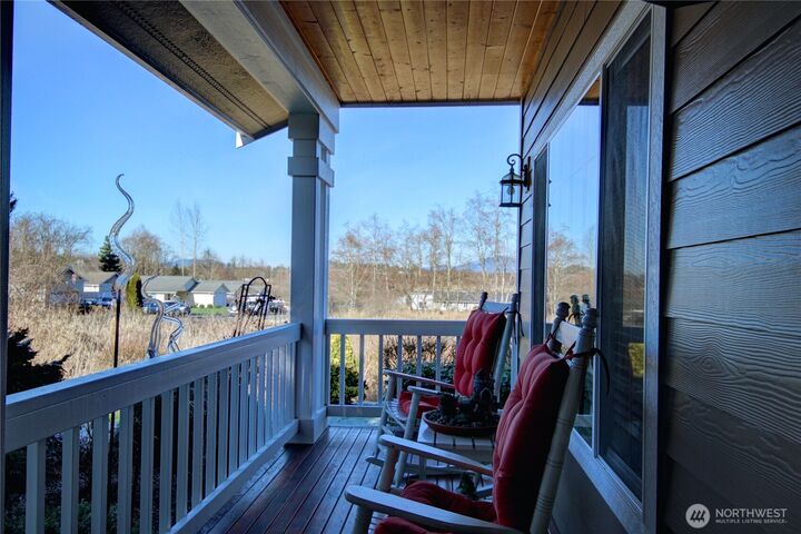 Property Photo:  1516 N 43rd Place  WA 98273 