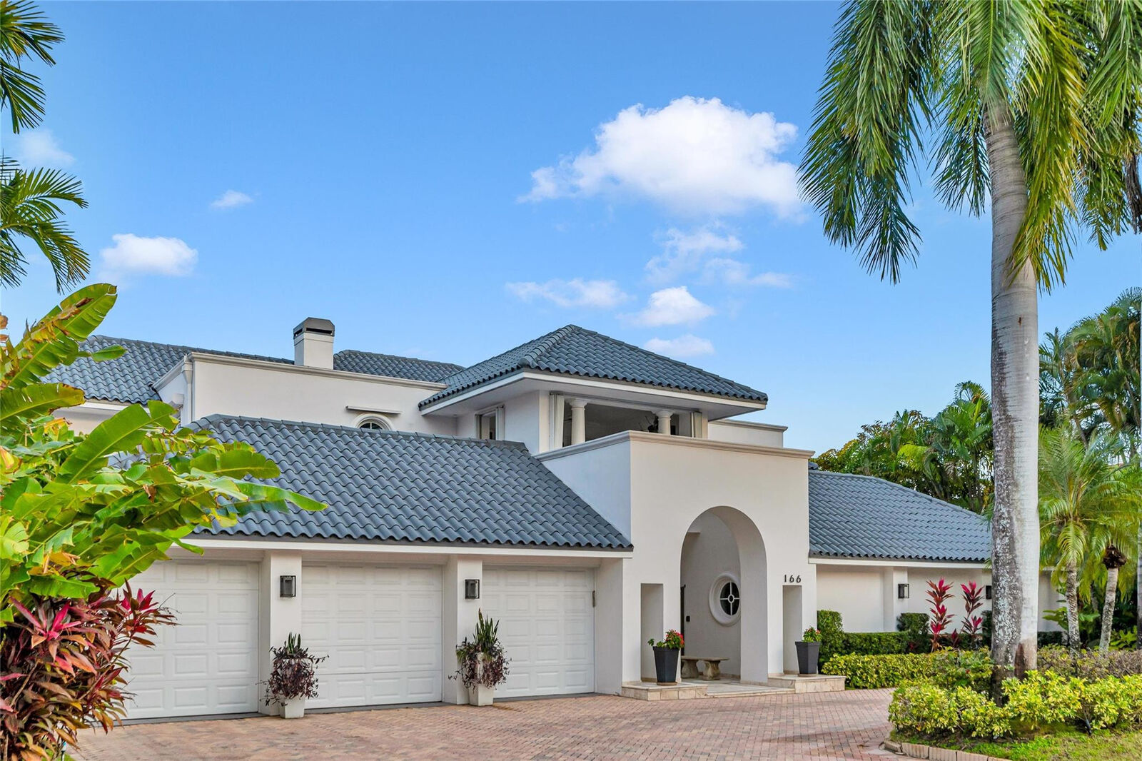 Property Photo:  166 Royal Palm Drive  FL 33301 