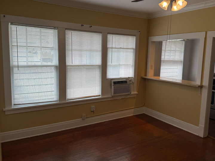 Property Photo:  801 SW 4th Court 5  FL 33312 