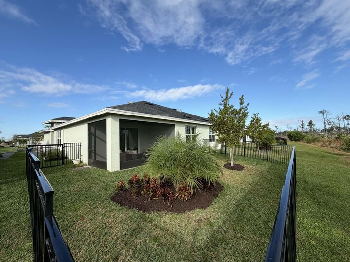 Property Photo:  1561 SE Crosswood Way  FL 34984 