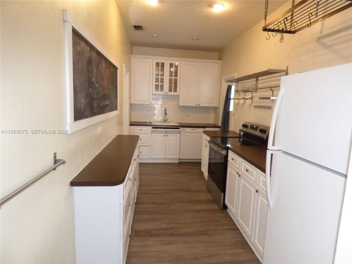 Property Photo: 2148 NE 182nd St FL 33162