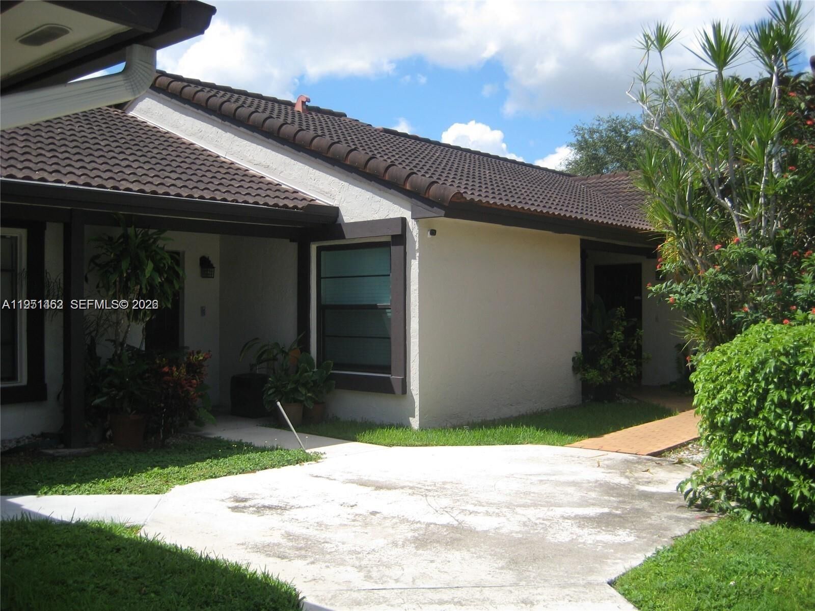 Property Photo: 4850 SW 149th Ct 15F FL 33185