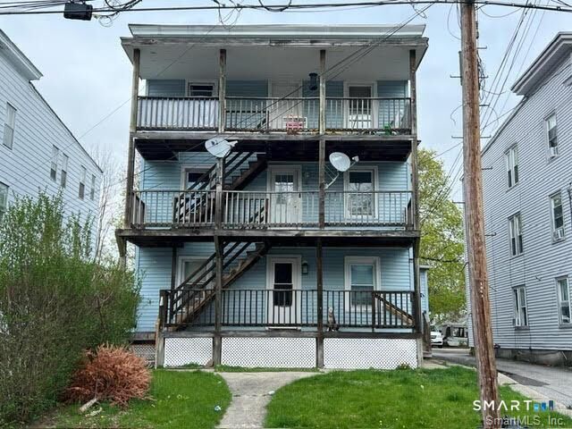 Property Photo:  70 Woodbine Street 2  CT 06790 