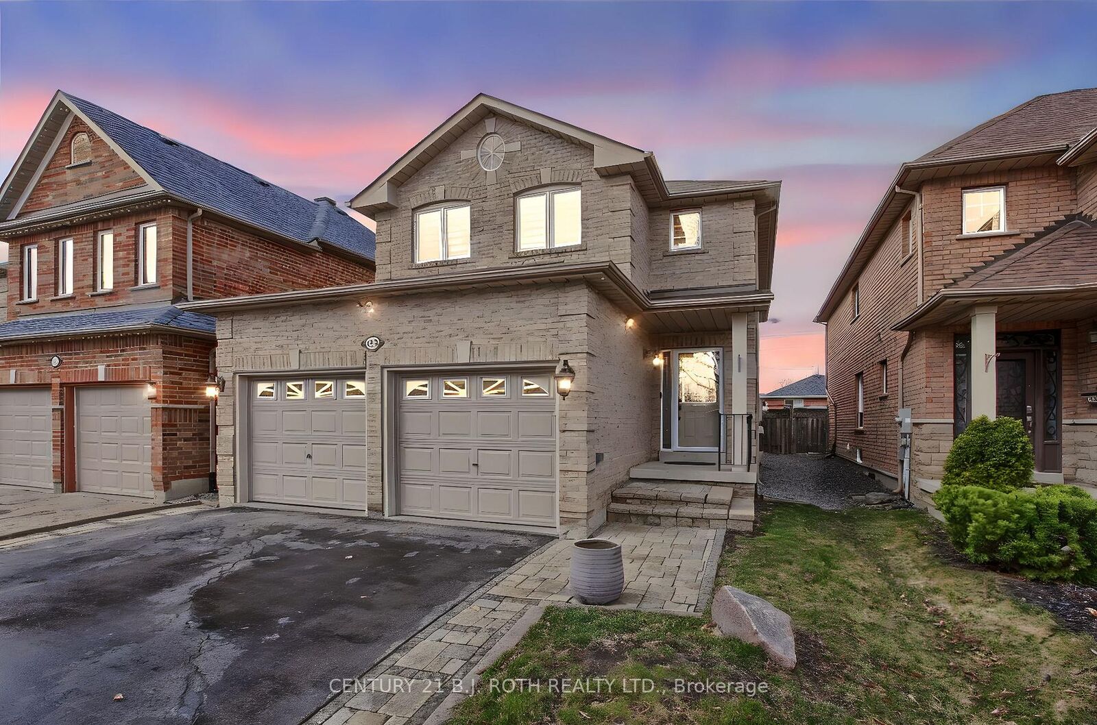 Property Photo: 484 Menczel Crescent ON L3X 2P6