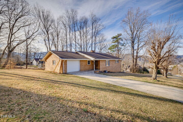 Property Photo:  124 Echo Ridge Road  TN 37650 
