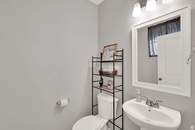 Property Photo:  322 S Buckhorn Bath Ave  UT 84045 