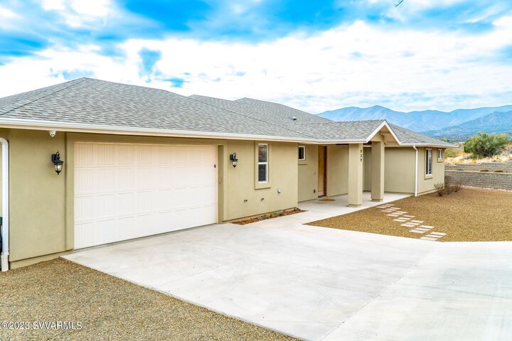 Property Photo: 939 Brook Hollow Drive AZ 86326