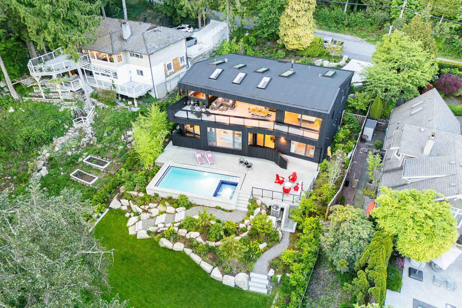 Property Photo: 3823 Bayridge Avenue BC V7V 3J3