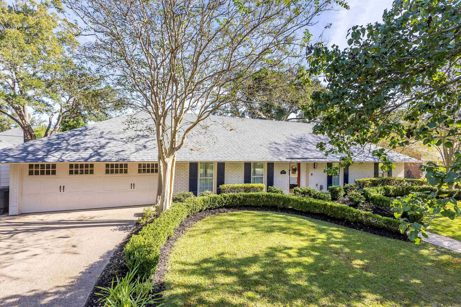 Property Photo:  4843 Sweetbriar St  LA 70808 