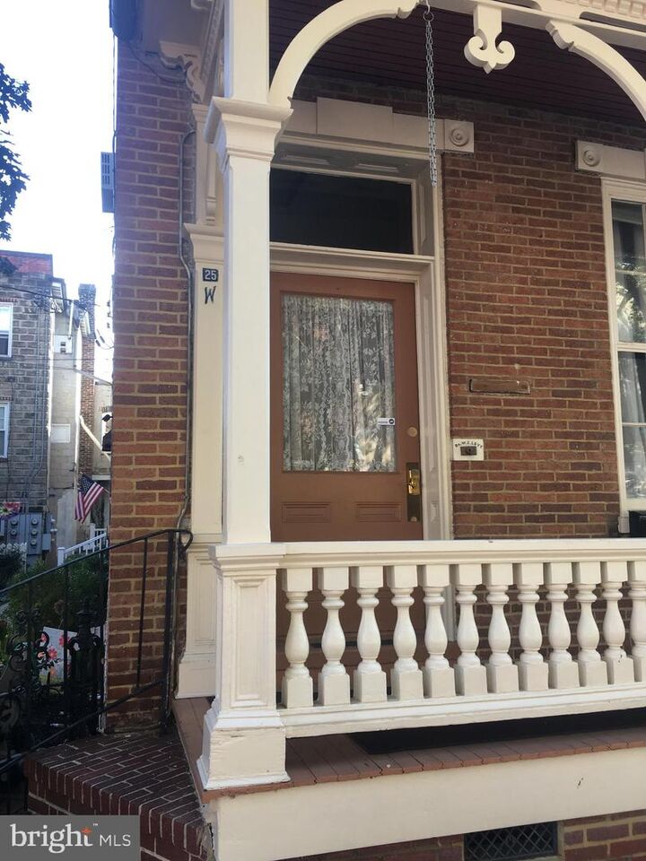 Property Photo: 25 W Boscawen Street #2 VA 22601