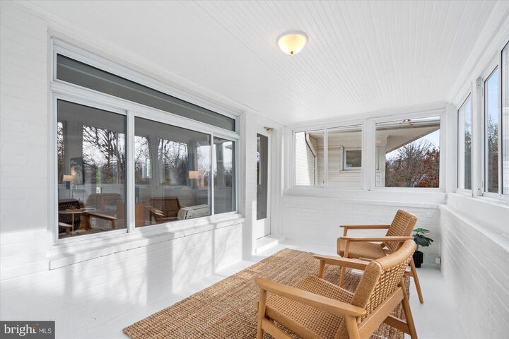 Property Photo: 2917 Argyle Drive VA 22305