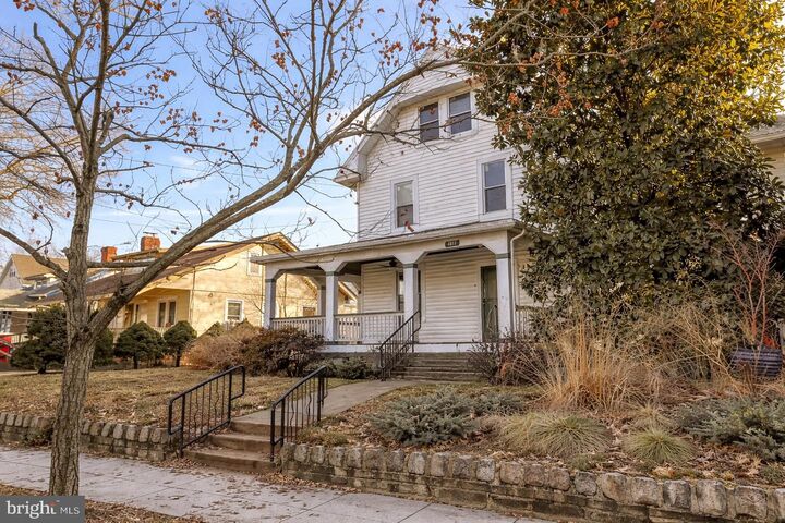 Property Photo:  1811 Lawrence Street NE  DC 20018 