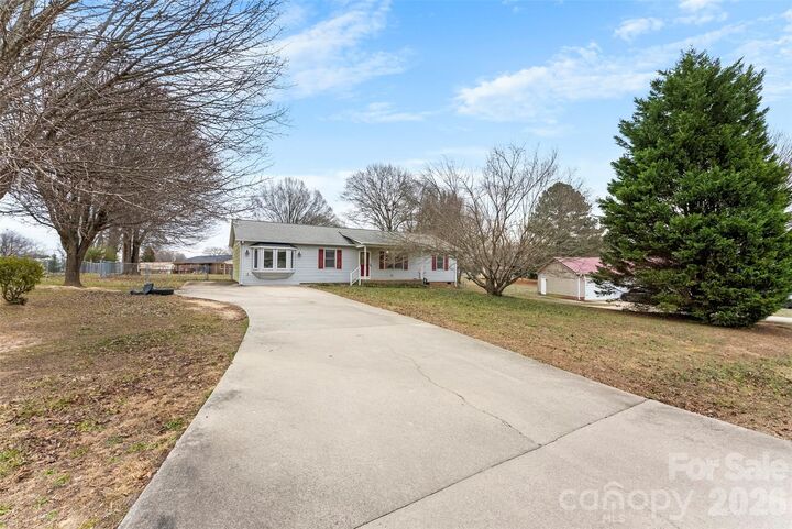 Property Photo:  105 Trotter Lane  NC 28086 