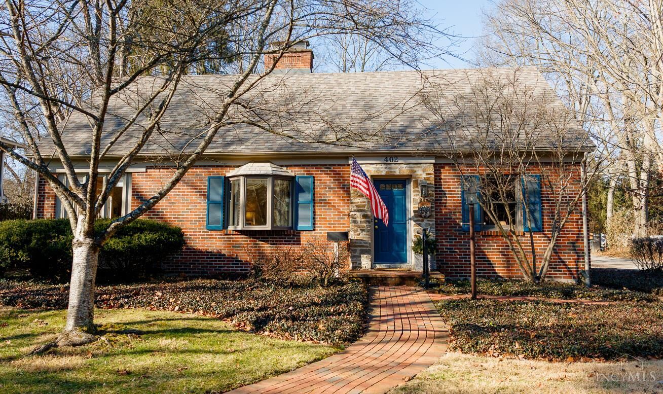 Property Photo:  402 Yale Avenue  OH 45174 