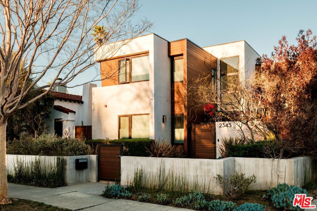 Property Photo:  2345 27th St  CA 90405 