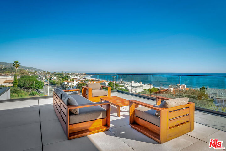 Property Photo:  23917 Malibu Rd  CA 90265 
