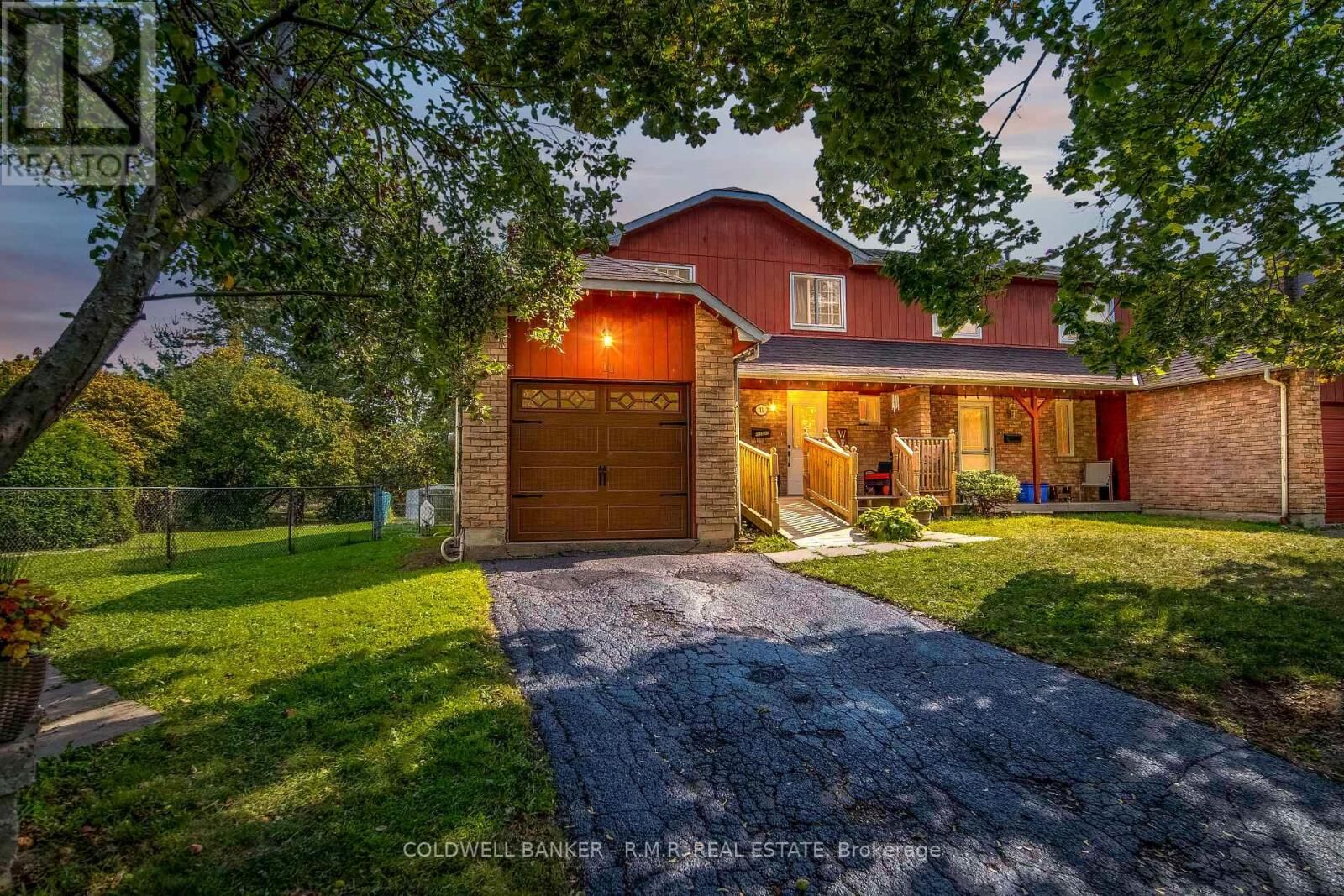 Property Photo: 11 Beecroft Court ON L1P 1C7