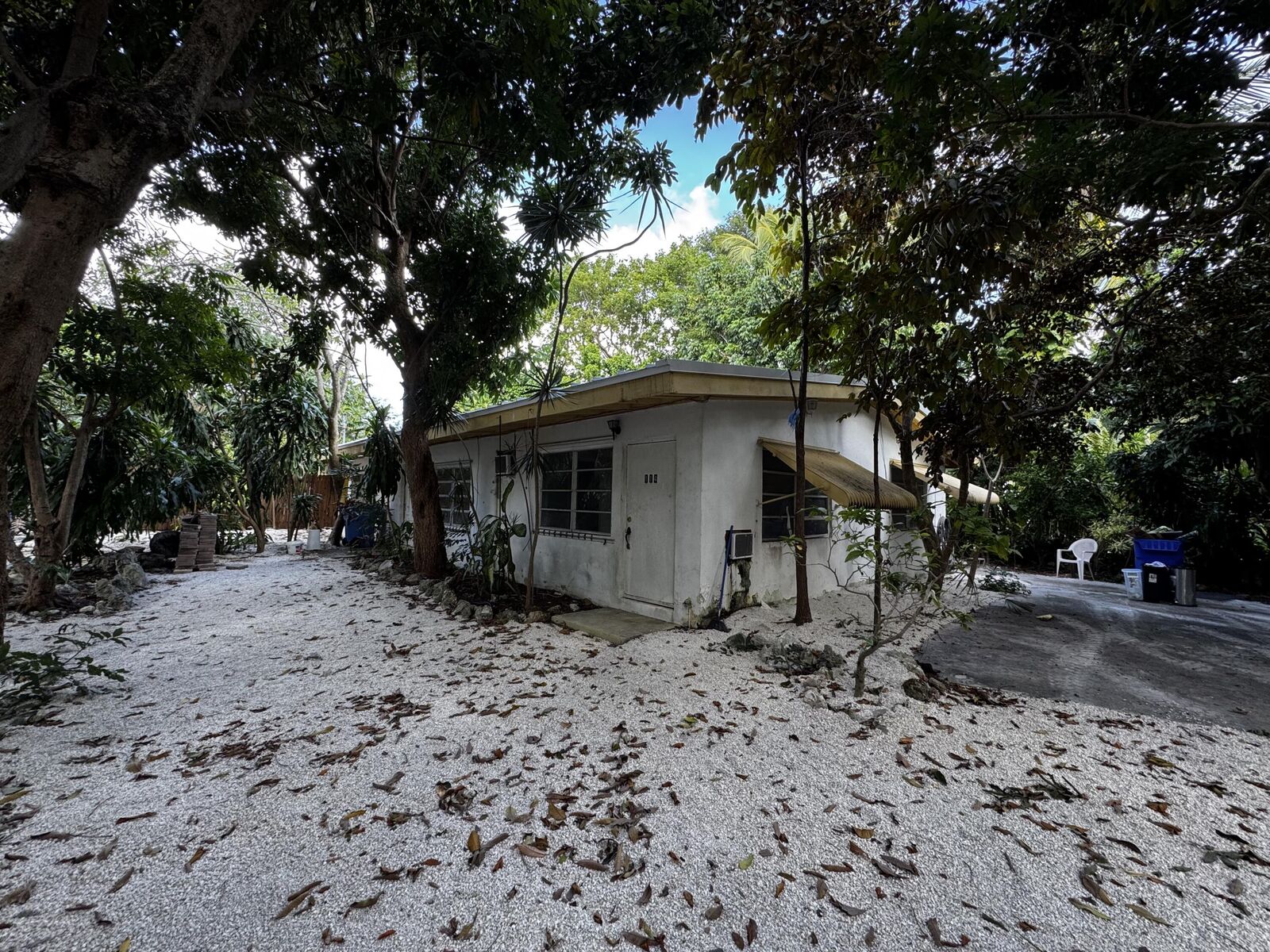 Property Photo:  112 S Rolling Hill Road  FL 33070 