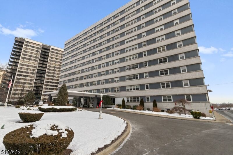 Property Photo:  280 Prospect Ave 9H  NJ 07601 