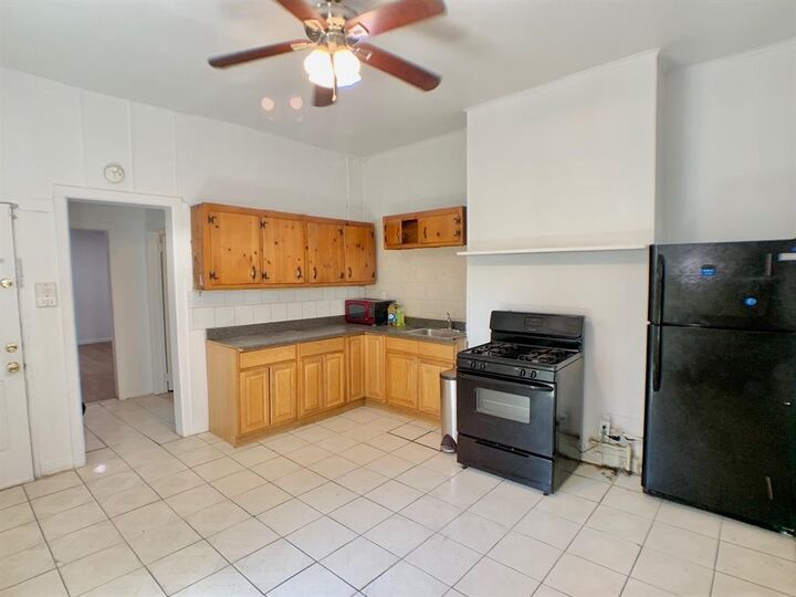 Property Photo:  176 Hopkins Ave 3R  NJ 07307 