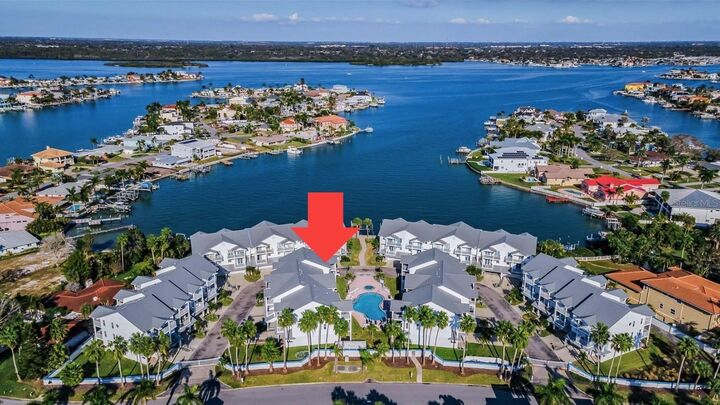 Property Photo:  106 Yacht Club Circle  FL 33708 