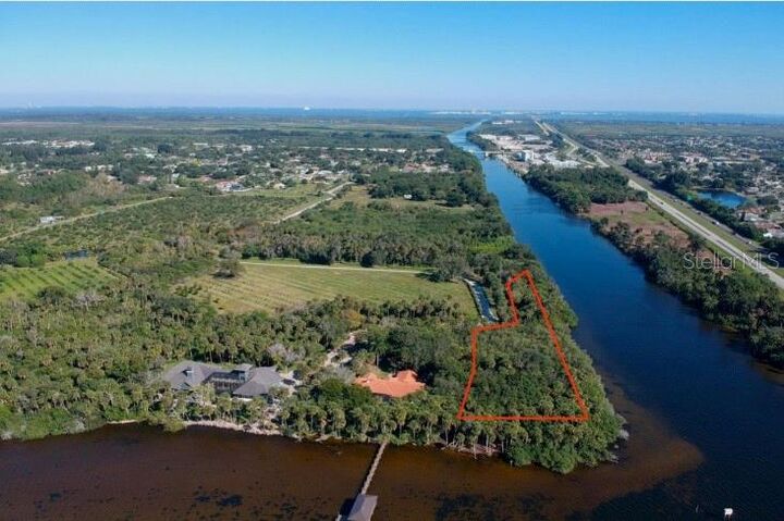 Property Photo:  2940 Maritime Lane  FL 32953 