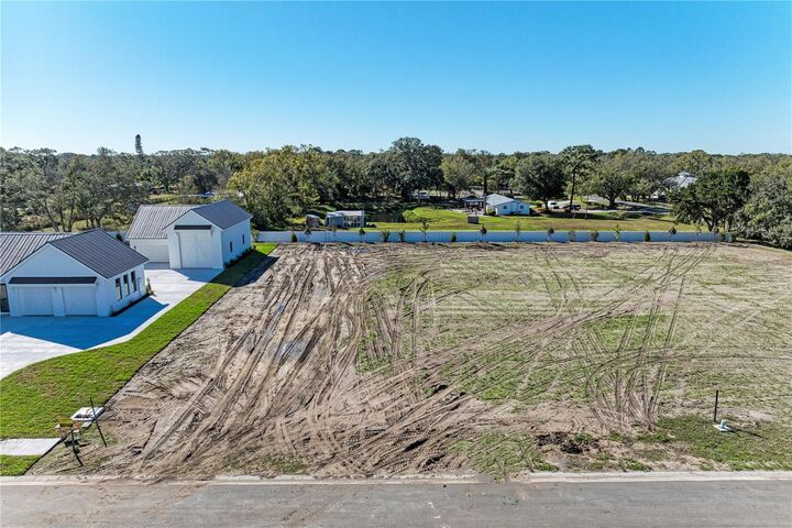 Property Photo:  6605 Paladin Court  FL 34241 