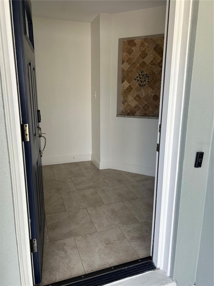 Property Photo:  105 N Silver Cluster Court  FL 32750 