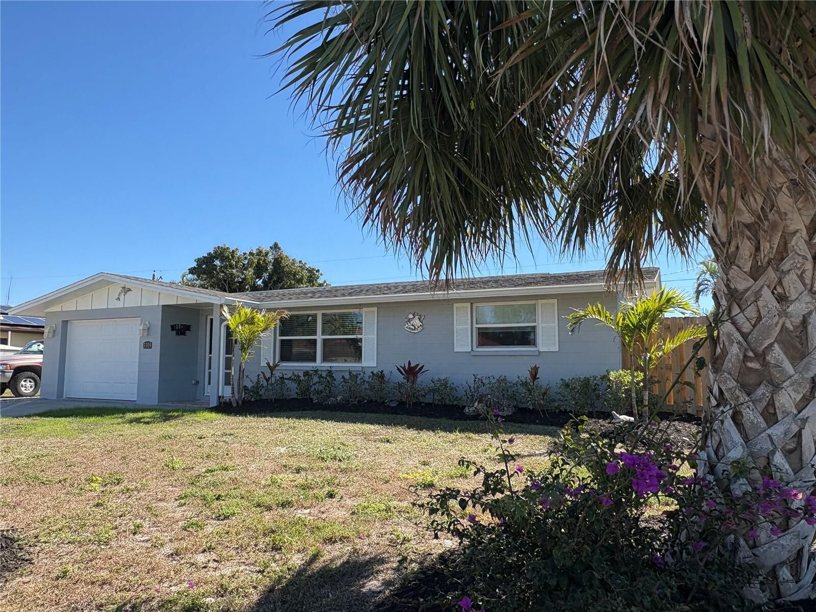 Property Photo:  3319 Shamrock Drive  FL 34293 