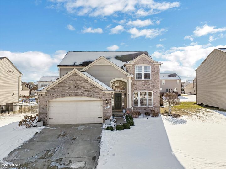 Property Photo:  19164 Hazelton Drive  MI 48042 