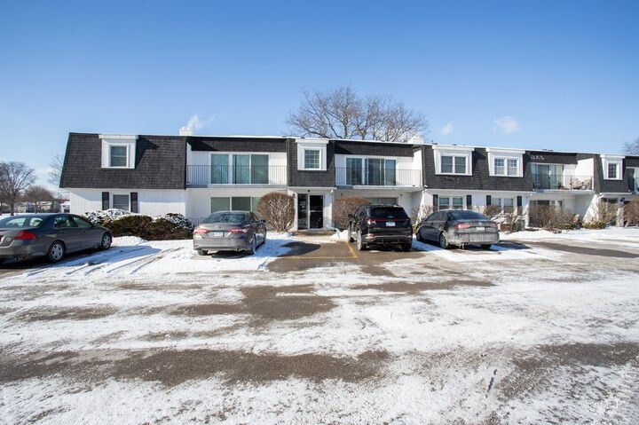 Property Photo: 1133 Royal Saint George Drive 105 IL 60563