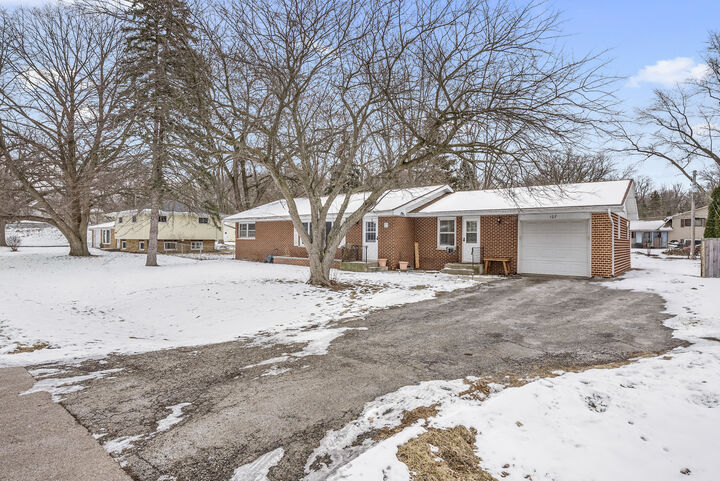 Property Photo:  107 Fellemore Lane  IL 60538 