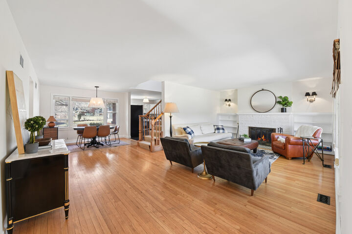 Property Photo: 926 S Spring Avenue IL 60525