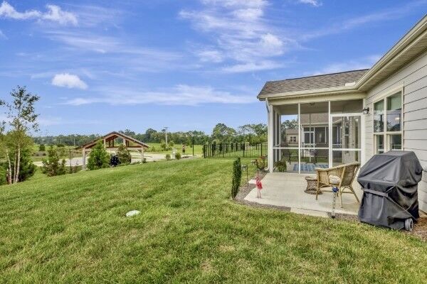 Property Photo:  1022 Sumner Grv  TN 37174 