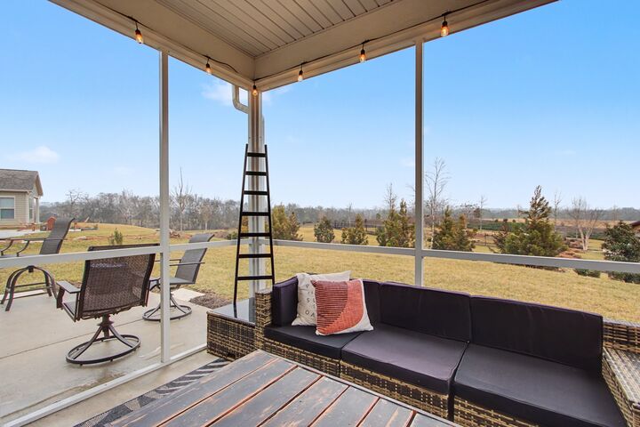 Property Photo:  1022 Sumner Grv  TN 37174 