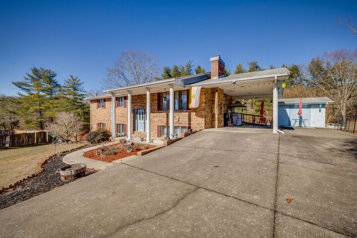 Property Photo:  929 Nantucket Ave  TN 37645 