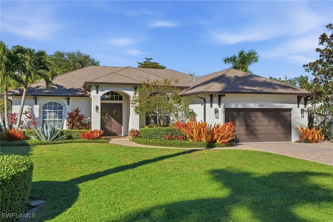 Property Photo: 1171 Royal Palm Drive FL 34103