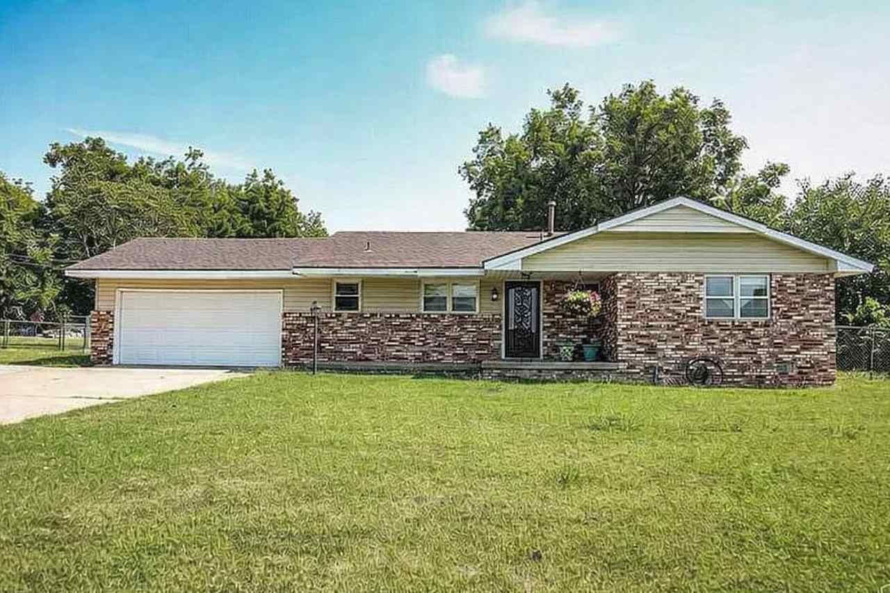 Property Photo:  2409 Turner  OK 74604 