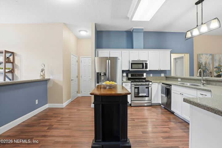 Property Photo:  2009 Willesdon Drive E  FL 32246 