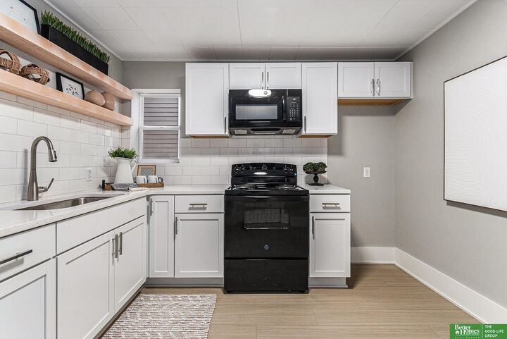 Property Photo: 5239 S 21st Street NE 68107