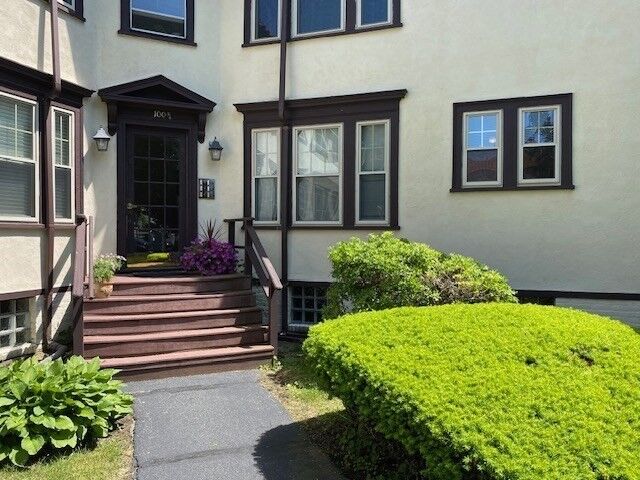Property Photo: 100.5 Main Q MA 01810