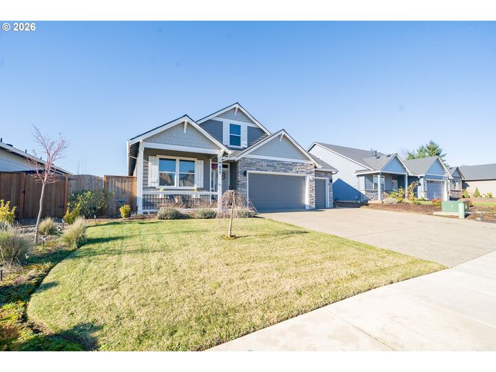 Property Photo: 459 NE Cedar St OR 97385