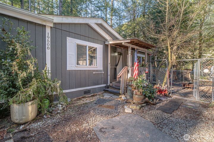 Property Photo: 19508 River Place WA 98256