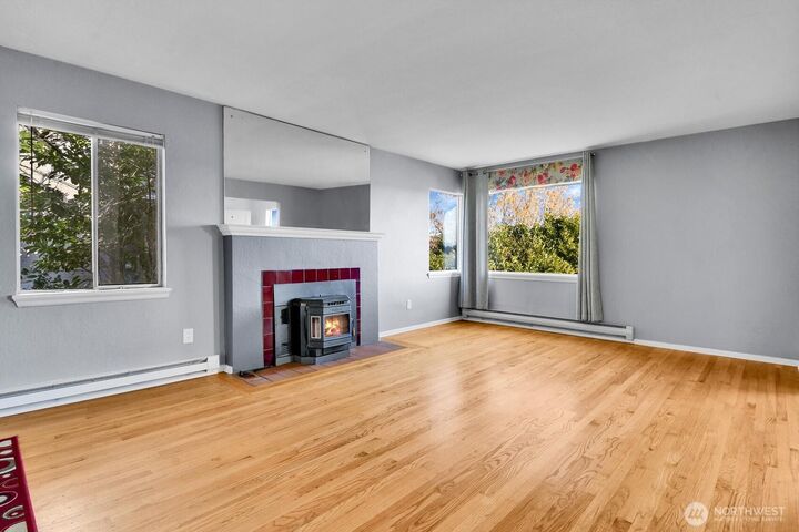 Property Photo: 10742 Lakeside Avenue NE WA 98125