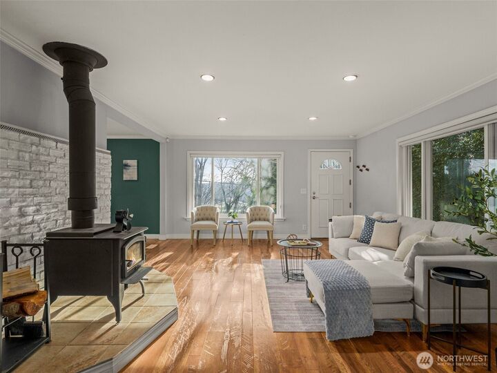 Property Photo:  3928 S Pilgrim St  WA 98118 