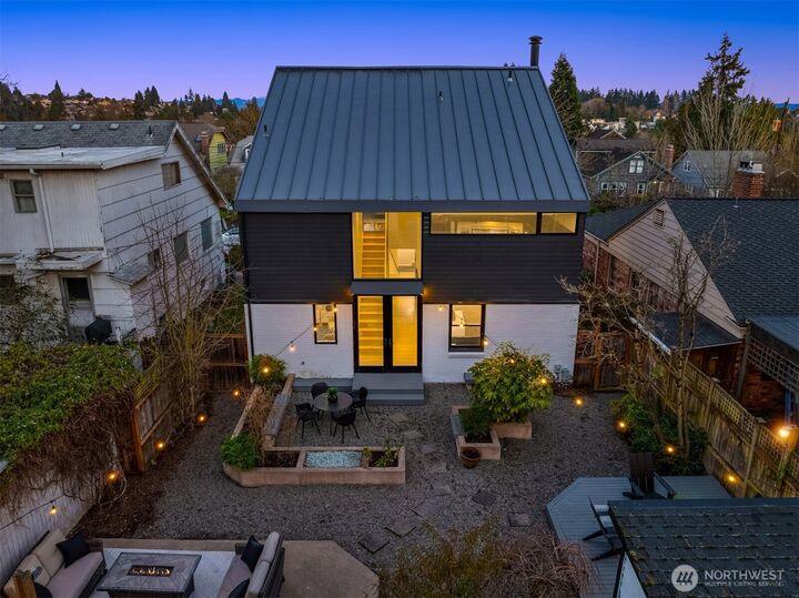 Property Photo:  5221  37th Avenue NE  WA 98015 