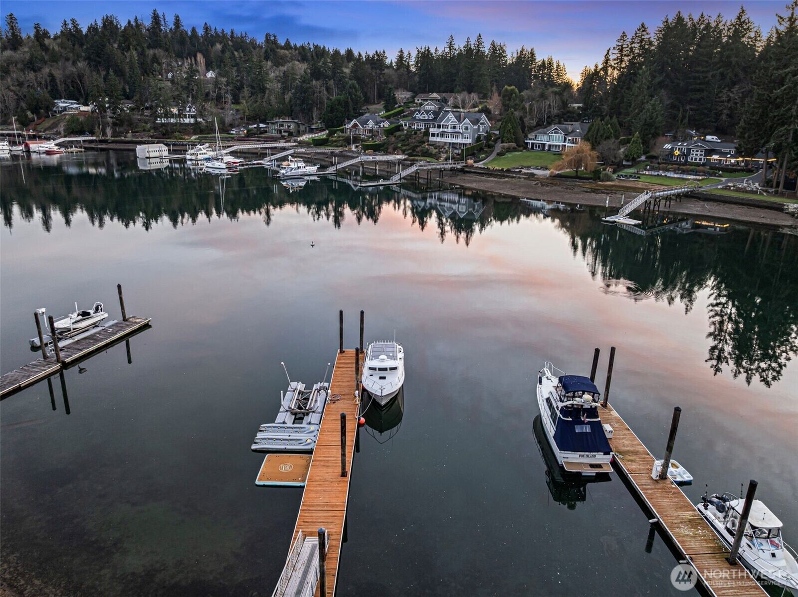 Property Photo:  283  Shorewood Ct  WA 98333 